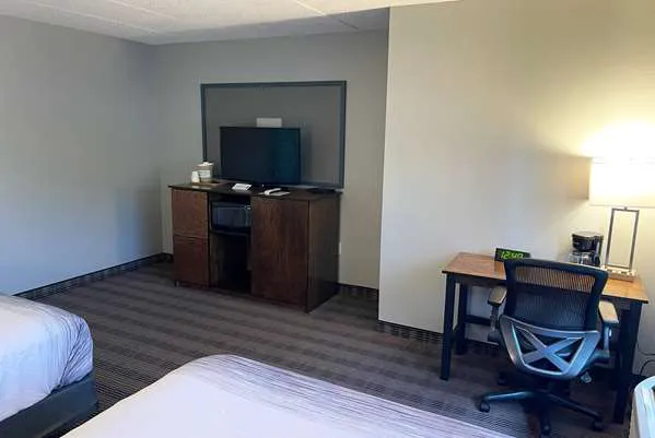 AmericInn by Wyndham Ladysmith 4