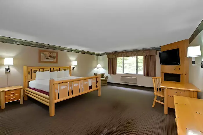 Quality Inn 4