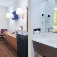 Bloomer Inn & Suites ico