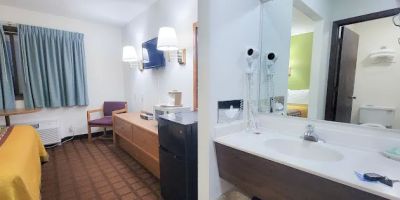 Bloomer Inn & Suites