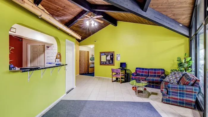 Bloomer Inn & Suites 4