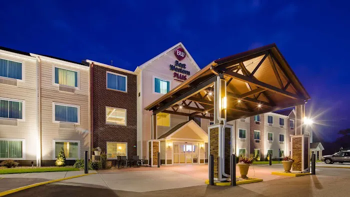 Best Western Plus Menomonie Inn & Suites 4