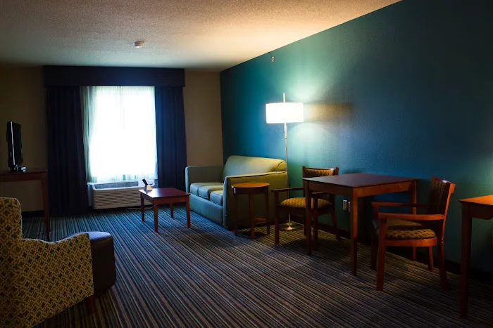 Best Western Plus Menomonie Inn & Suites 4