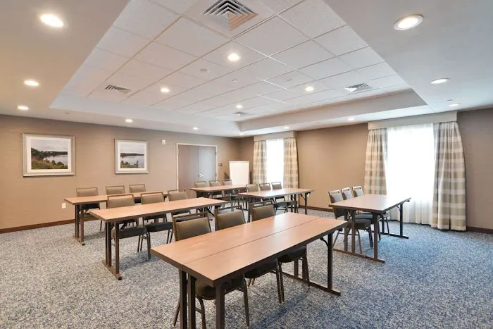 Hampton Inn & Suites Menomonie-UW Stout 4