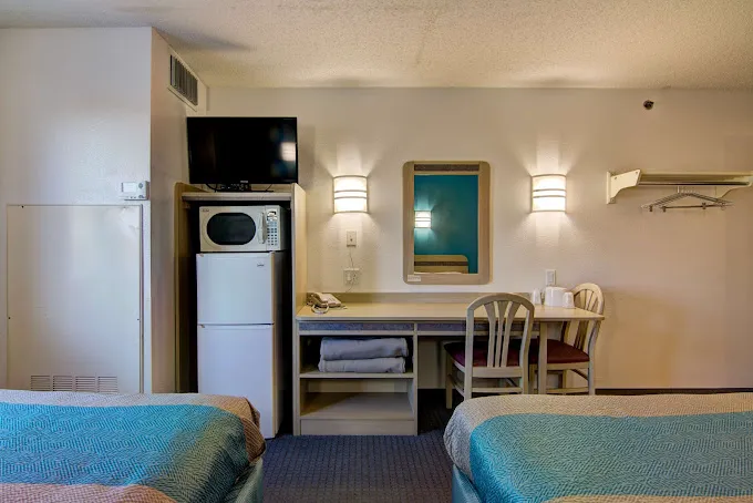Econo Lodge Menomonie I-94 UW-Stout 4