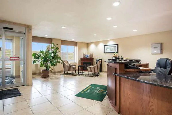 Quality Inn & Suites 4