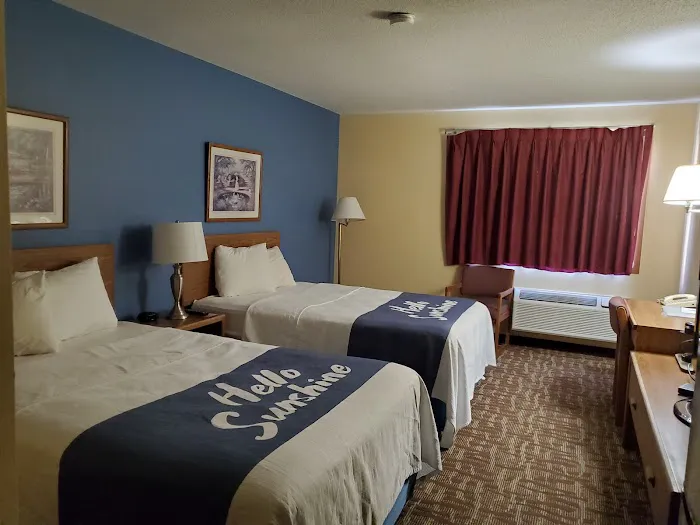 Days Inn by Wyndham West-Eau Claire 4