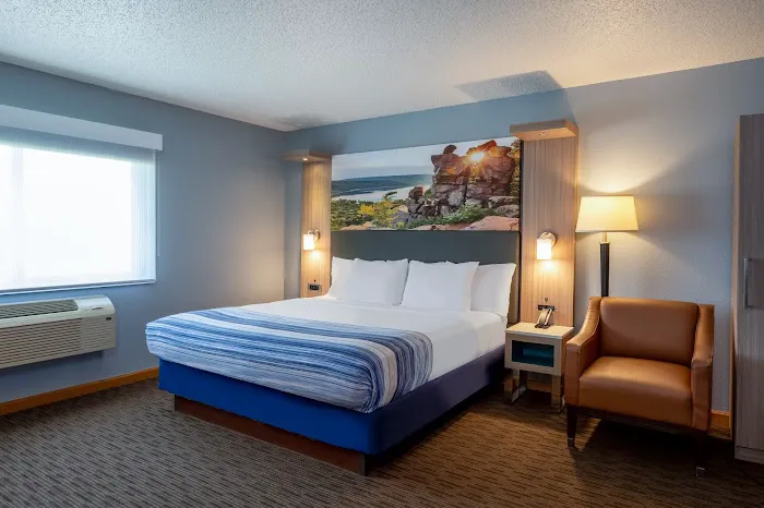 AmericInn by Wyndham Eau Claire 4