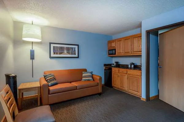 AmericInn by Wyndham Eau Claire 4