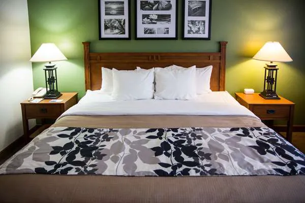 Sleep Inn & Suites Conference Center Eau Claire North 4