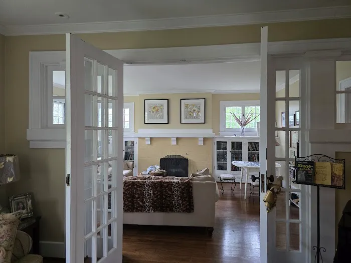 Elaine's Bed & Breakfast 4
