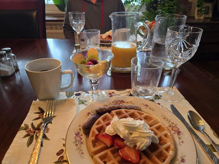 Elaine's Bed & Breakfast 4