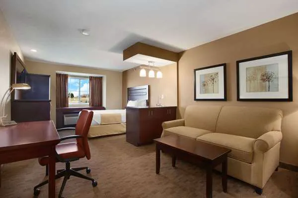 Microtel Inn & Suites by Wyndham Marion/Cedar Rapids 4