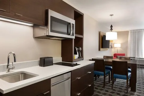 TownePlace Suites Cedar Rapids Marion 4