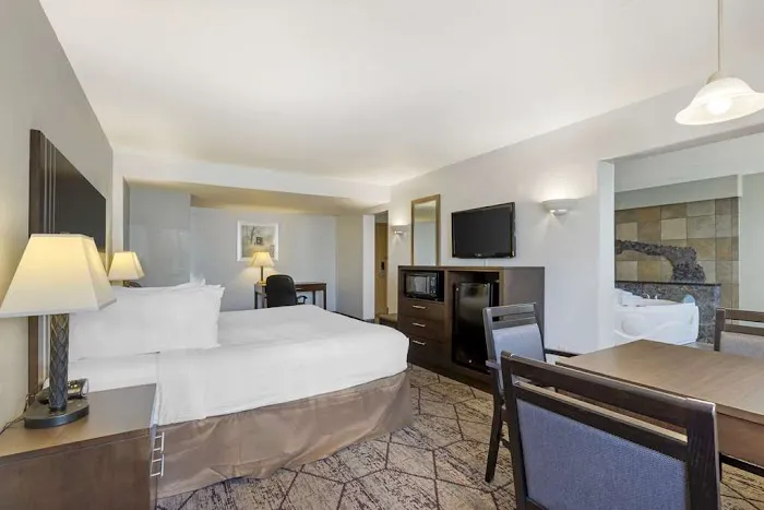 Best Western Plus Longbranch Hotel & Convention Center 4