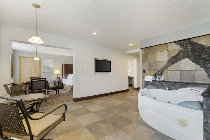 Best Western Plus Longbranch Hotel & Convention Center 4