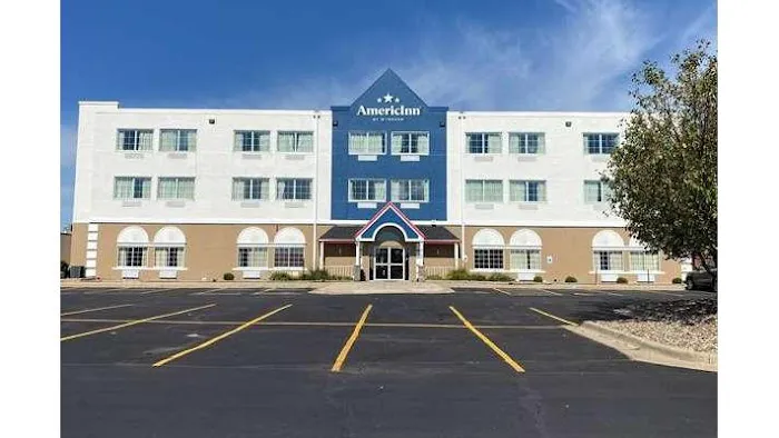 AmericInn by Wyndham Cedar Rapids North 4