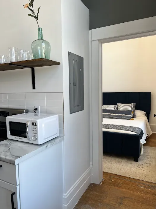 Four Eleven Suites - North Unit 4