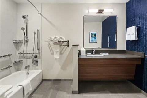 Fairfield Inn & Suites Cedar Rapids North 4