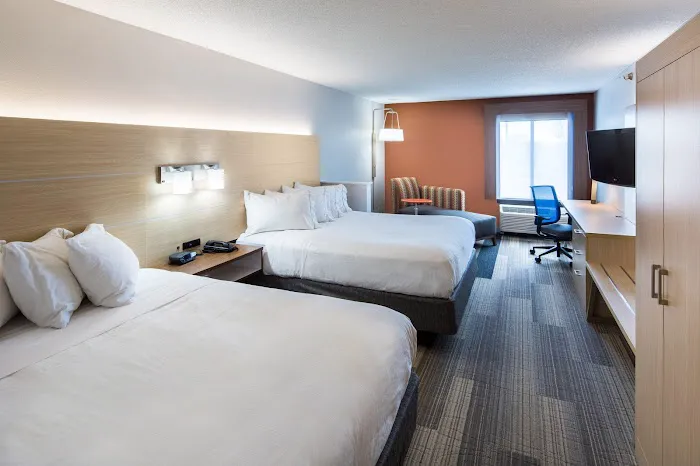 Holiday Inn Express Cedar Rapids (Collins Rd) by IHG 4