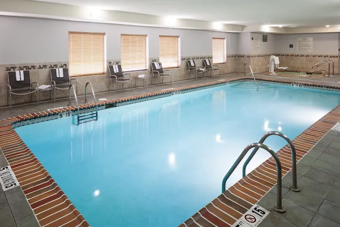 Hampton Inn & Suites Cedar Rapids - North 4