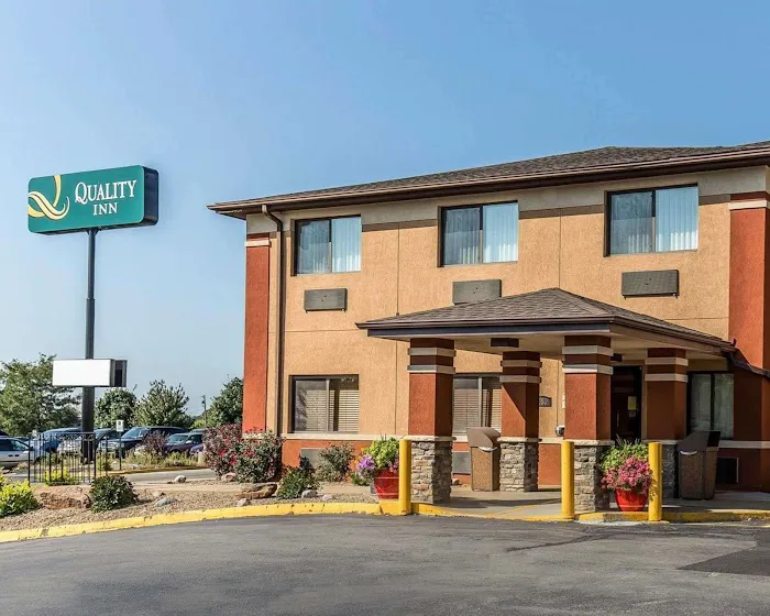 Quality Inn at Collins Road - Cedar Rapids 4