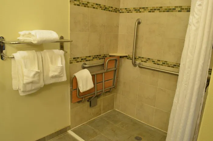 Holiday Inn Express Waterloo-Cedar Falls by IHG 4