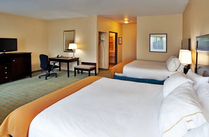Holiday Inn Express Waterloo-Cedar Falls by IHG 4