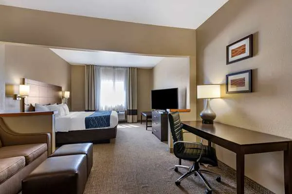 Comfort Inn & Suites Waterloo - Cedar Falls 4