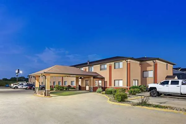 Baymont by Wyndham Waterloo 4