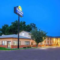 Days Inn & Suites by Wyndham Waterloo ico