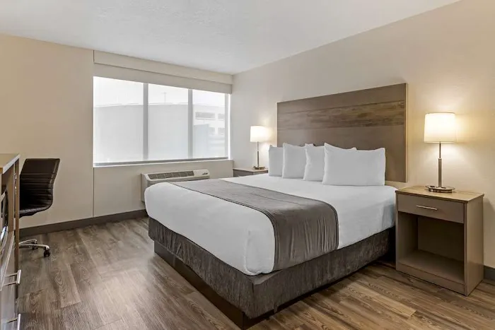 Best Western Plus Executive Residency Waterloo & Cedar Falls 4