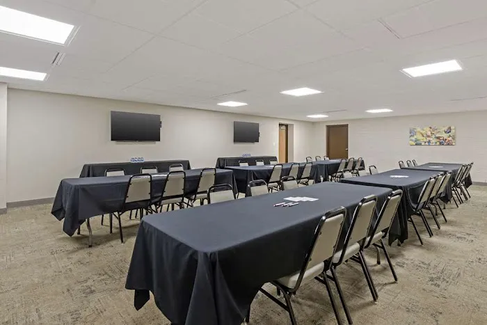 Best Western Plus Executive Residency Waterloo & Cedar Falls 4
