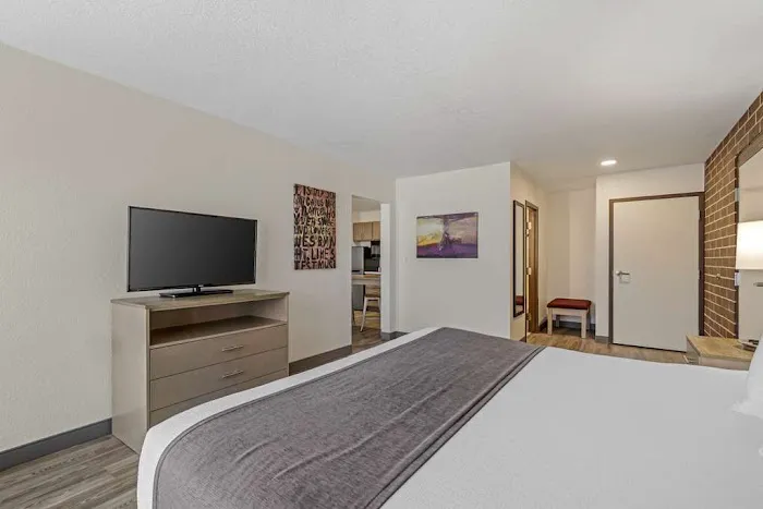 Best Western Plus Executive Residency Waterloo & Cedar Falls 4