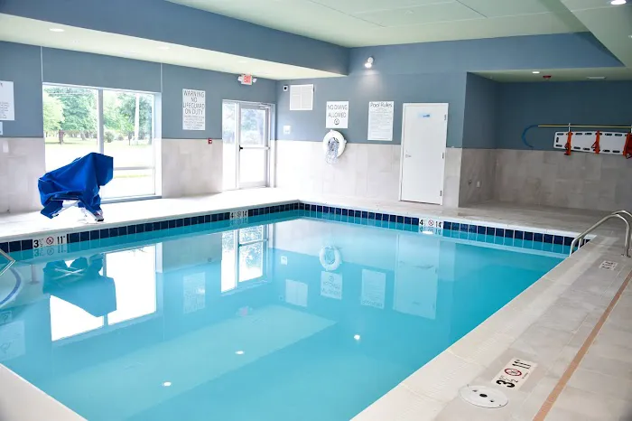 Holiday Inn Express & Suites Bensenville - O'Hare by IHG 4