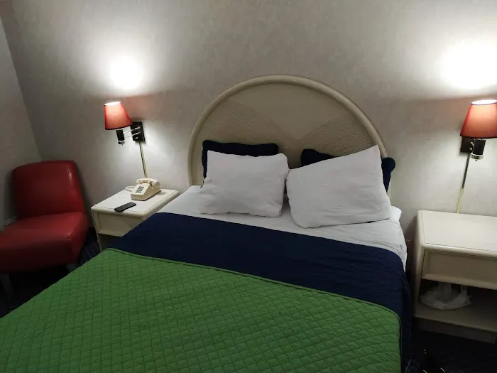 O'Hare Inn and Suites 4
