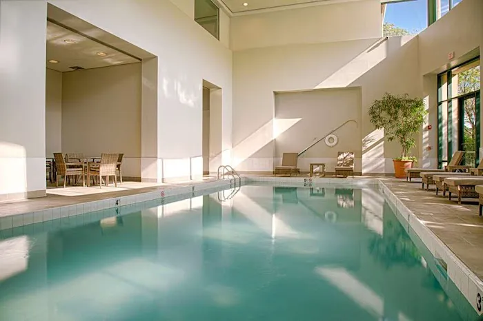 Embassy Suites by Hilton Chicago O'Hare Rosemont 4