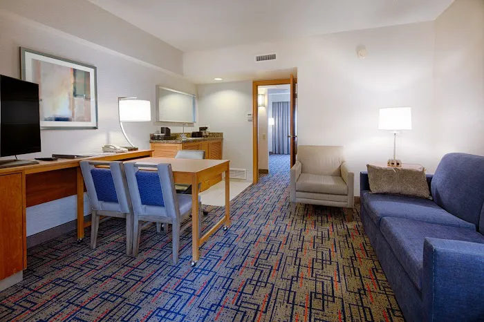 Embassy Suites by Hilton Chicago O'Hare Rosemont 4