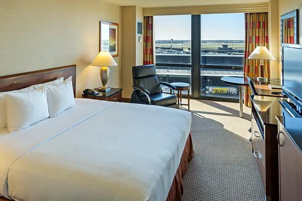 DoubleTree by Hilton Hotel Chicago O'Hare Airport - Rosemont 4