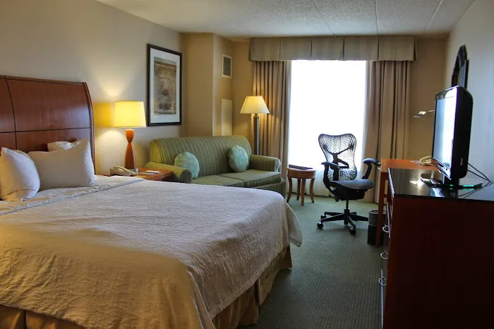 Hilton Garden Inn Addison 4