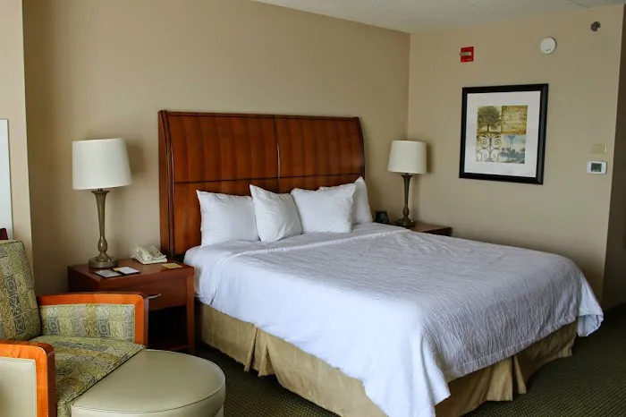 Hilton Garden Inn Addison 4
