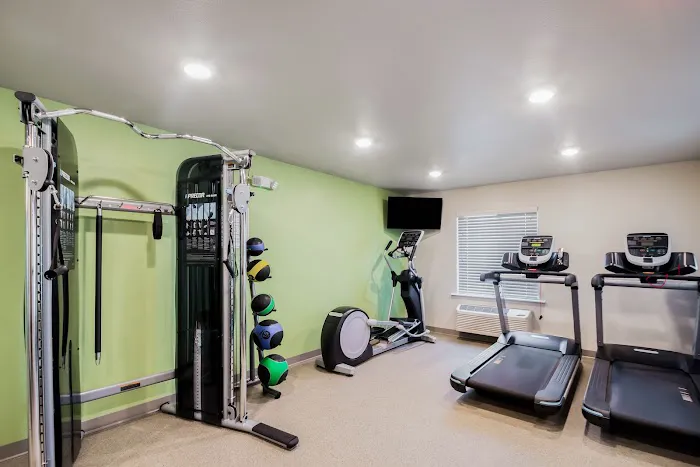 WoodSpring Suites Chicago Addison 4
