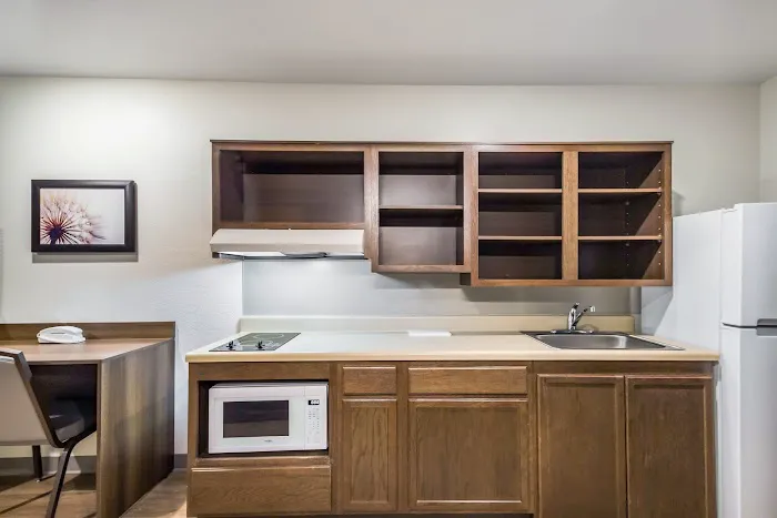 WoodSpring Suites Chicago Addison 4