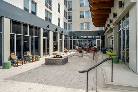 Aloft Chicago O'Hare 4