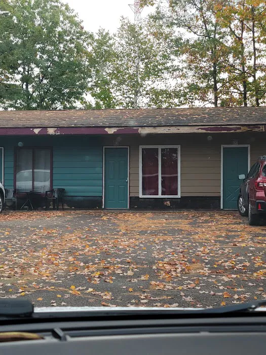 Tall Pines Motel 4