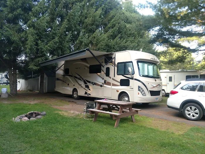 Six Lakes Resort 4