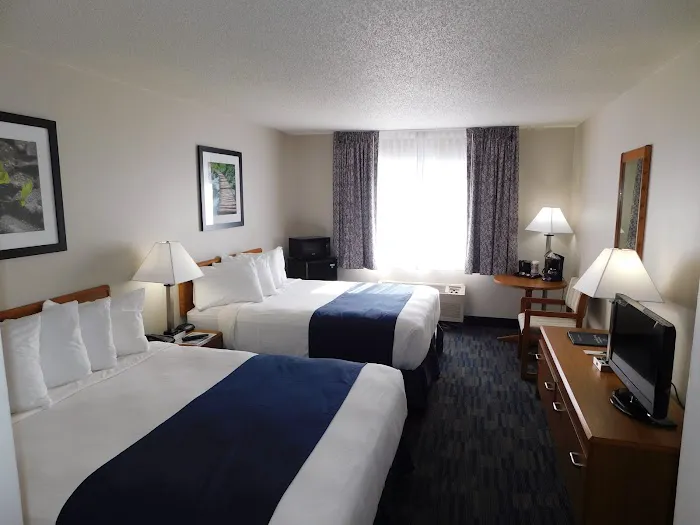 Northwoods Best Inn - Chetek 4