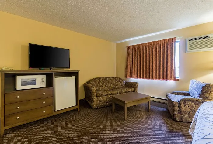 Rodeway Inn 4