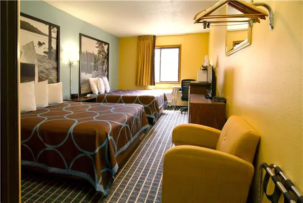 Super 8 by Wyndham Red Wing 4