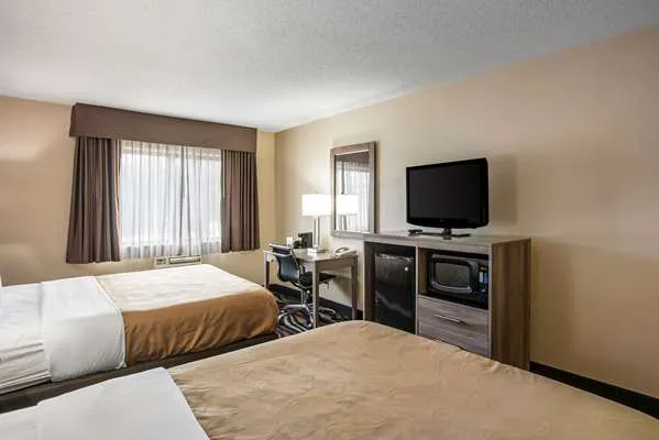 Quality Inn Cedar Rapids South 5